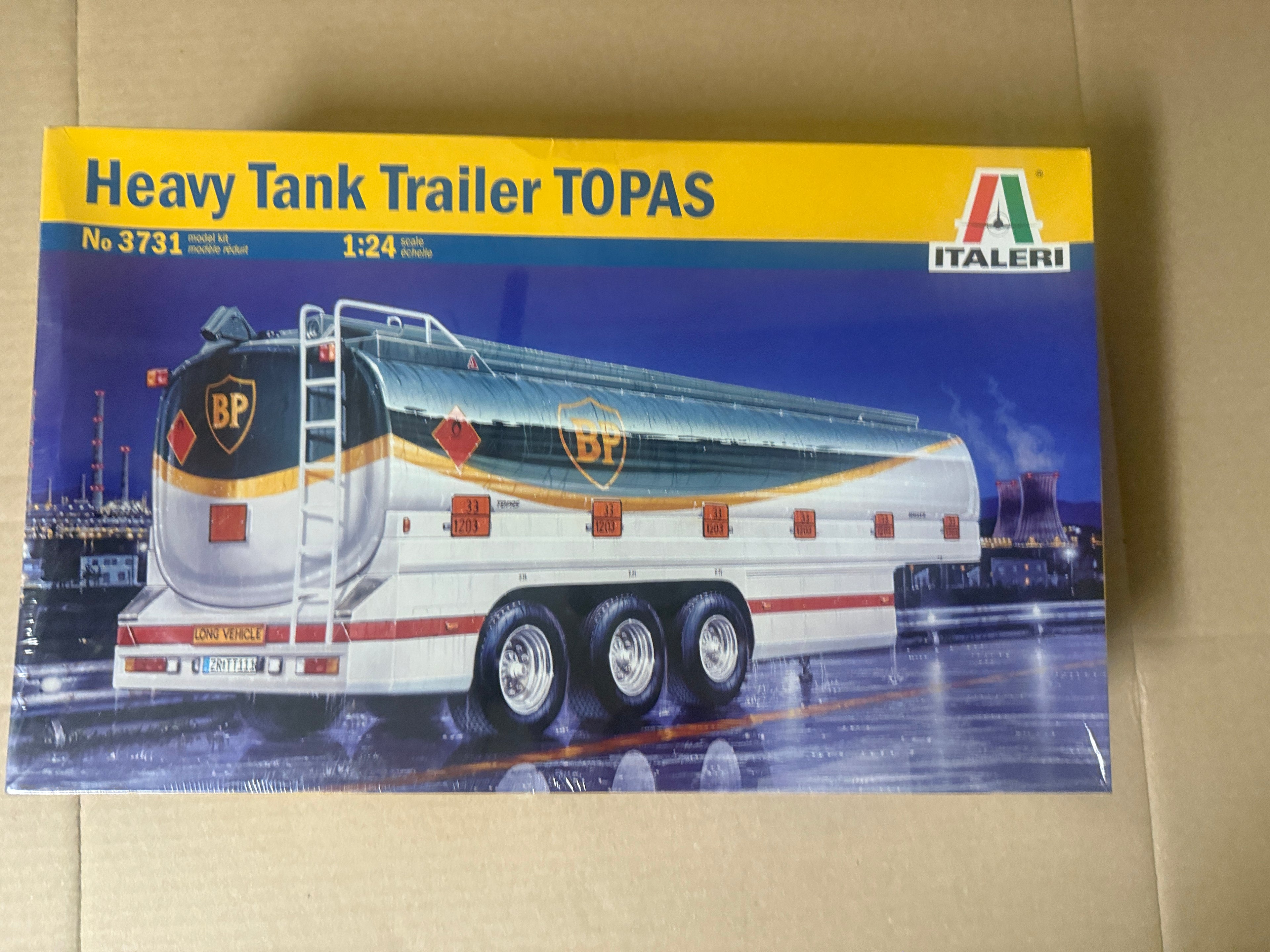 Italeri Heavy Tank Trailer TOPAS 3731 box front
