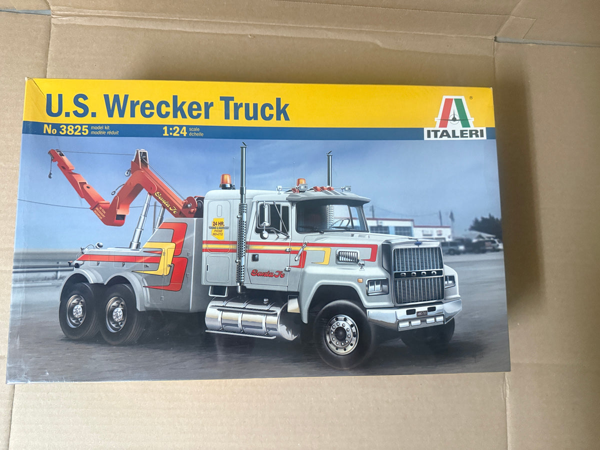 Italeri US Wrecker Truck 3825 box front