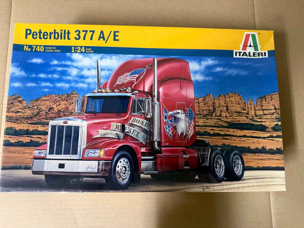 Italeri Peterbilt 377 A/E 740 box front