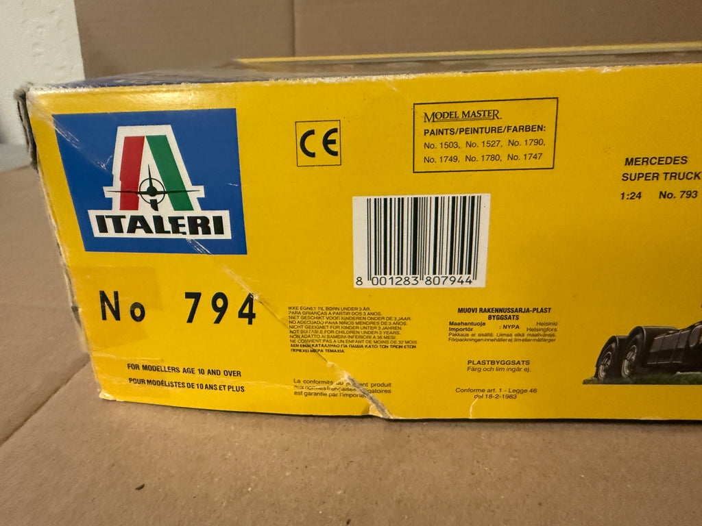 Italeri Road Commander 794 second photo