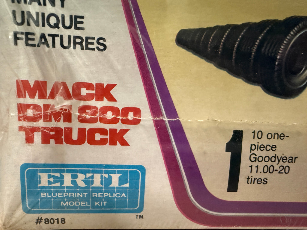 Ertl Mack DM 800 8018 second photo