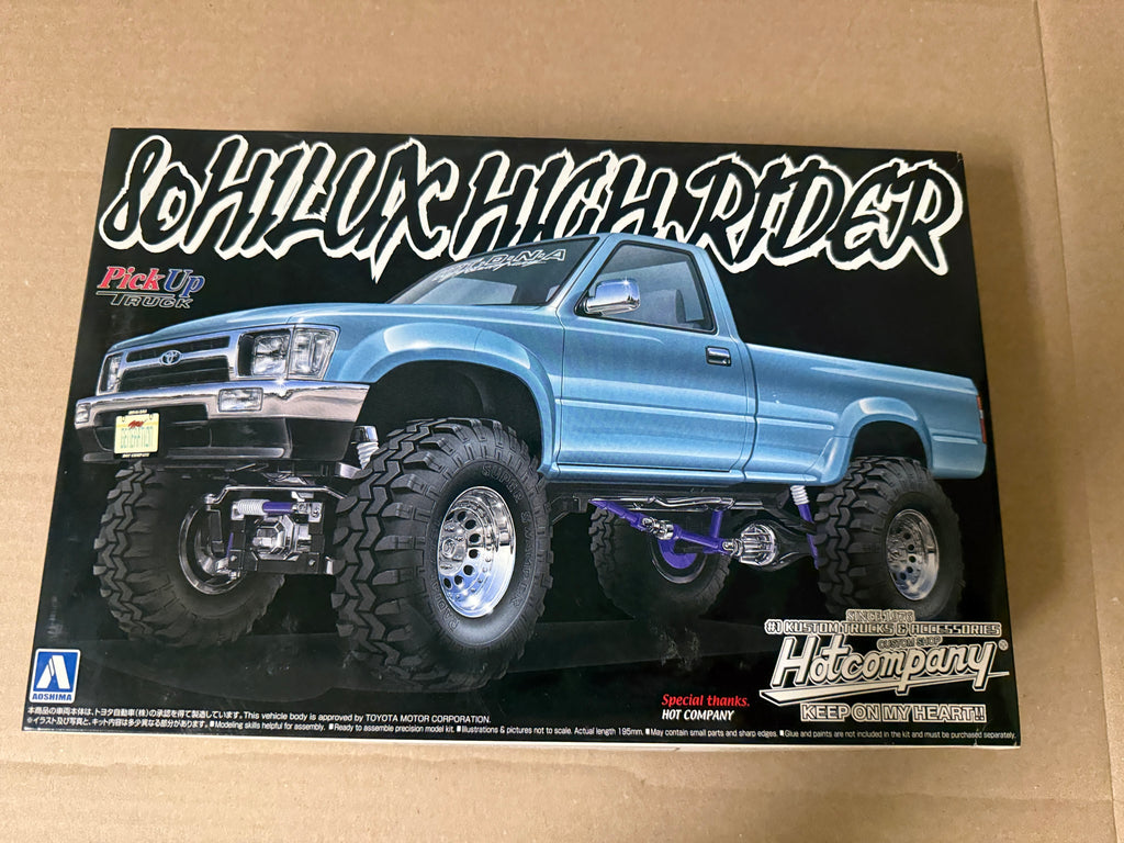 Aoshima 80 Hilux High Rider box front