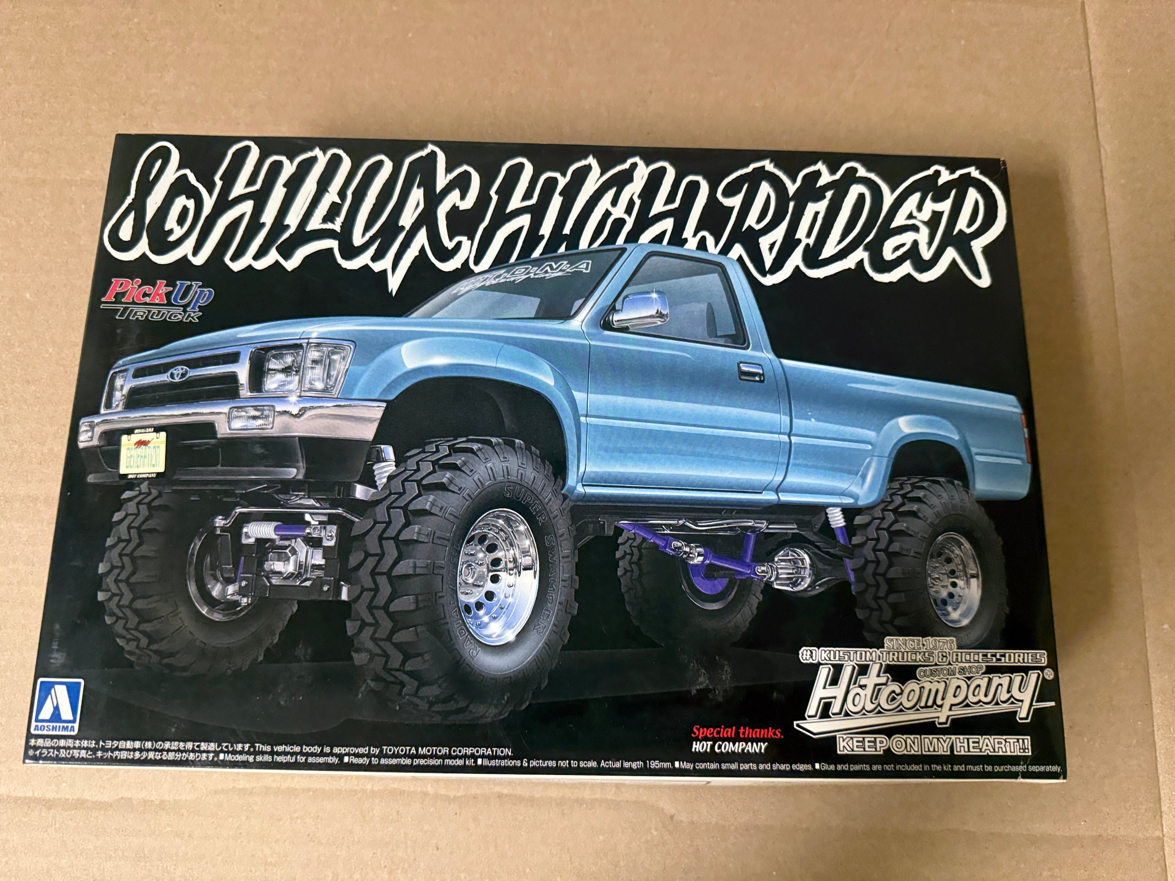 Aoshima 80 Hilux High Rider box front