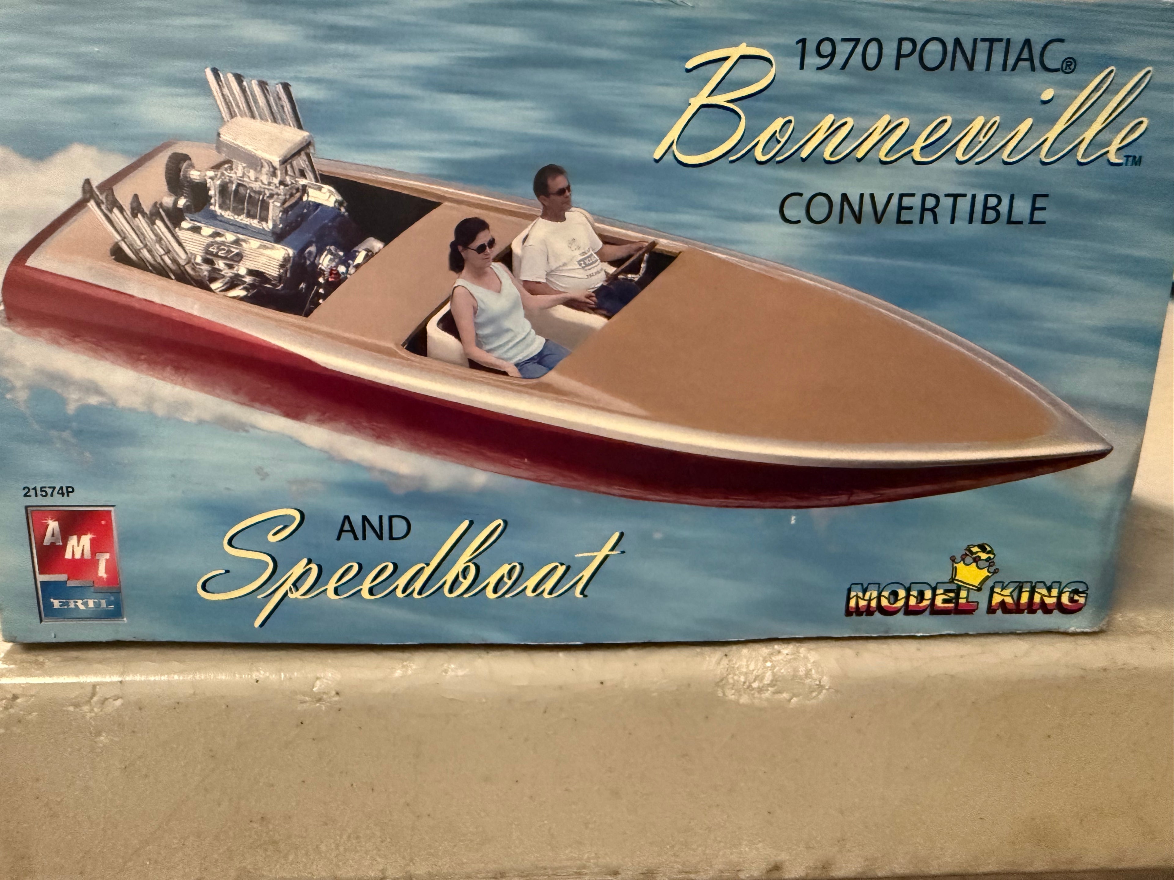 Speedboat detail on box