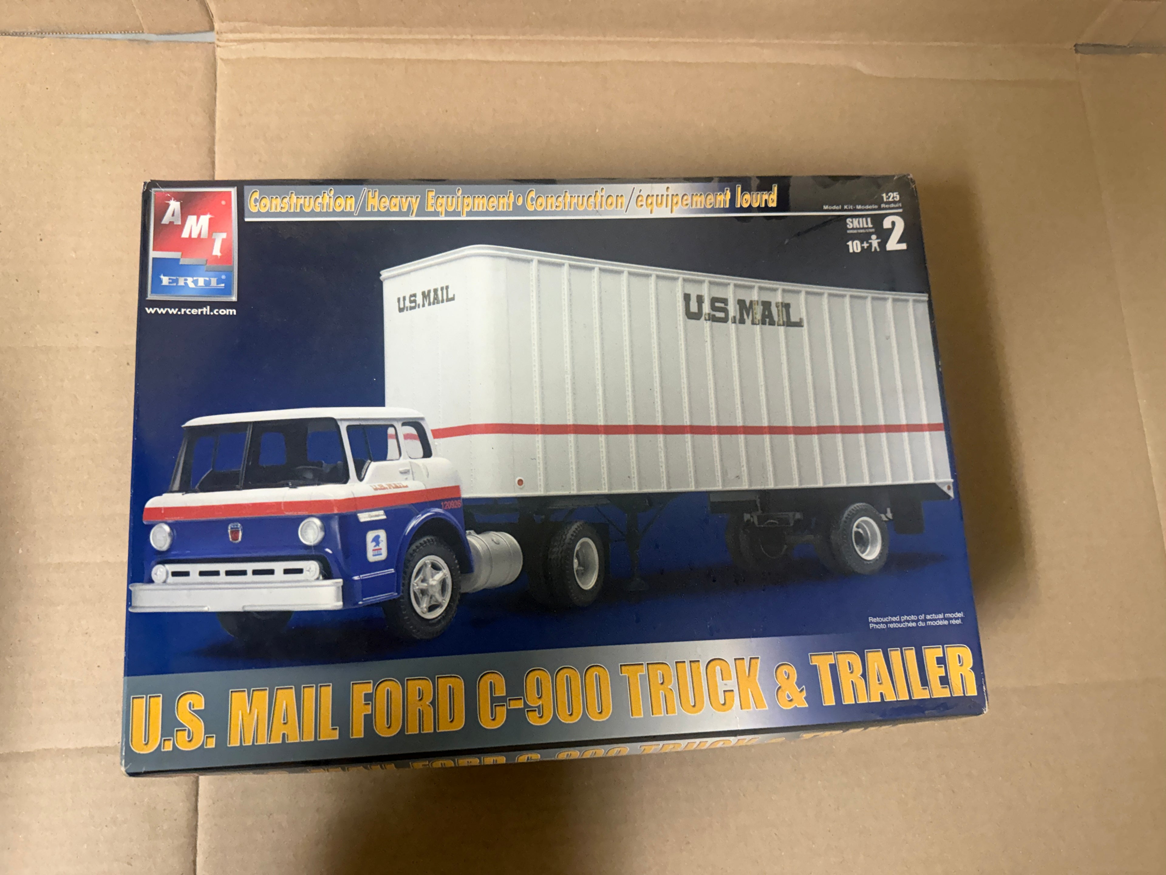 AMT US Mail Ford C-900 box front