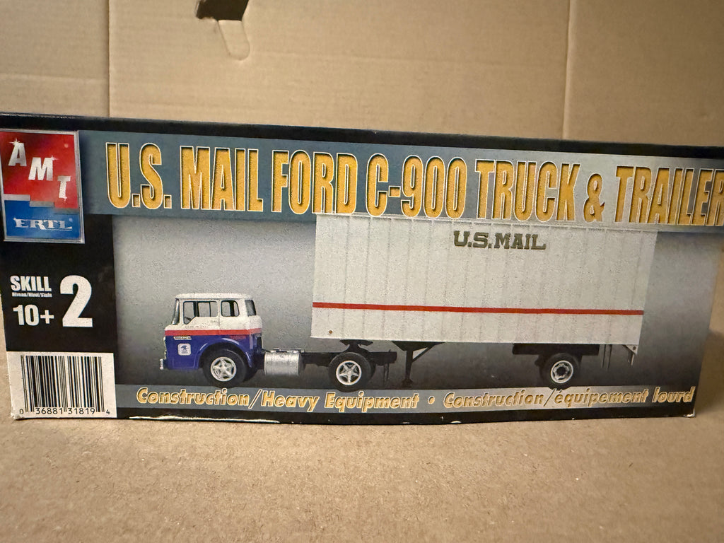 AMT US Mail Ford C-900 second photo