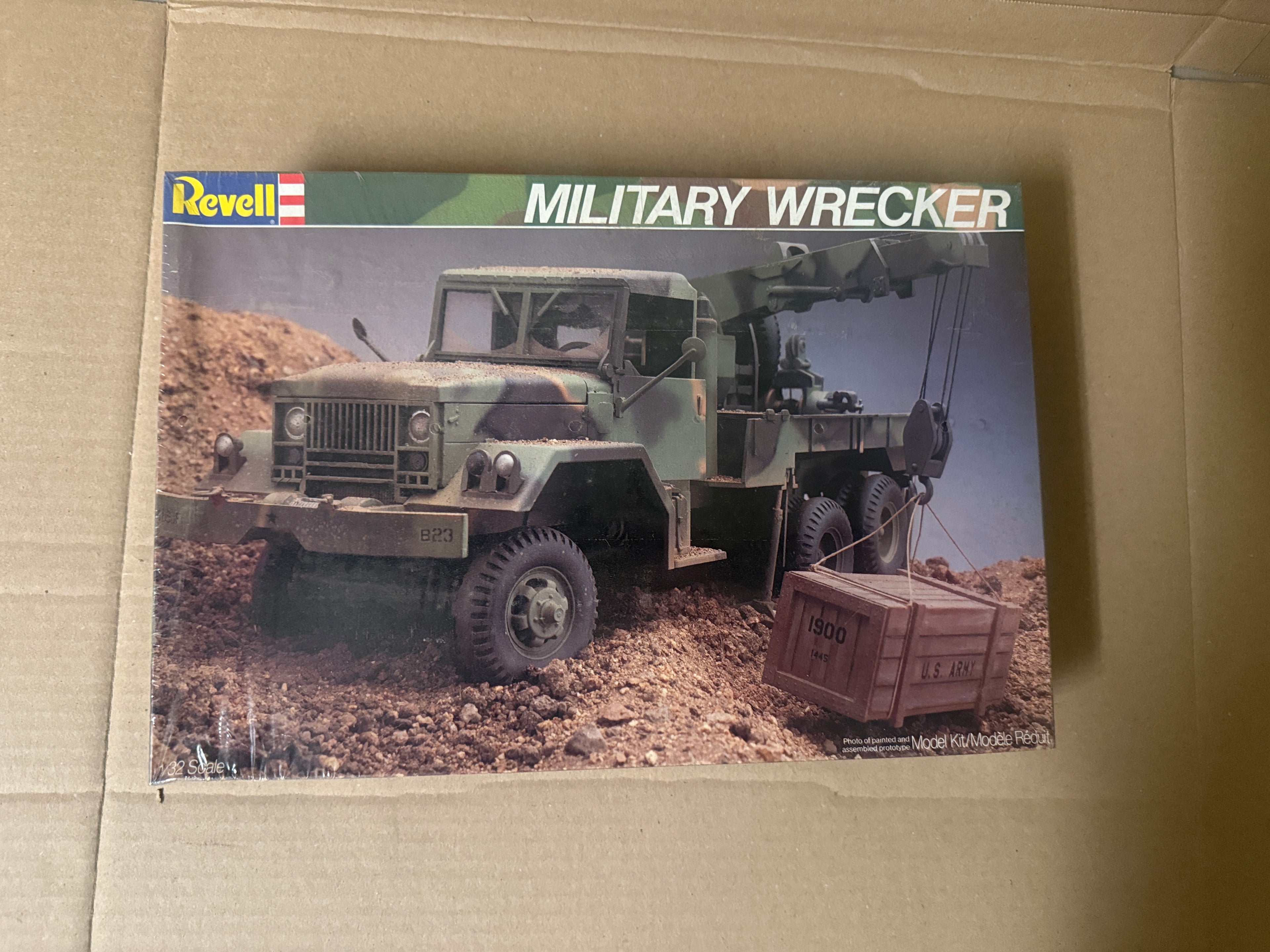 Revell Military Wrecker box front