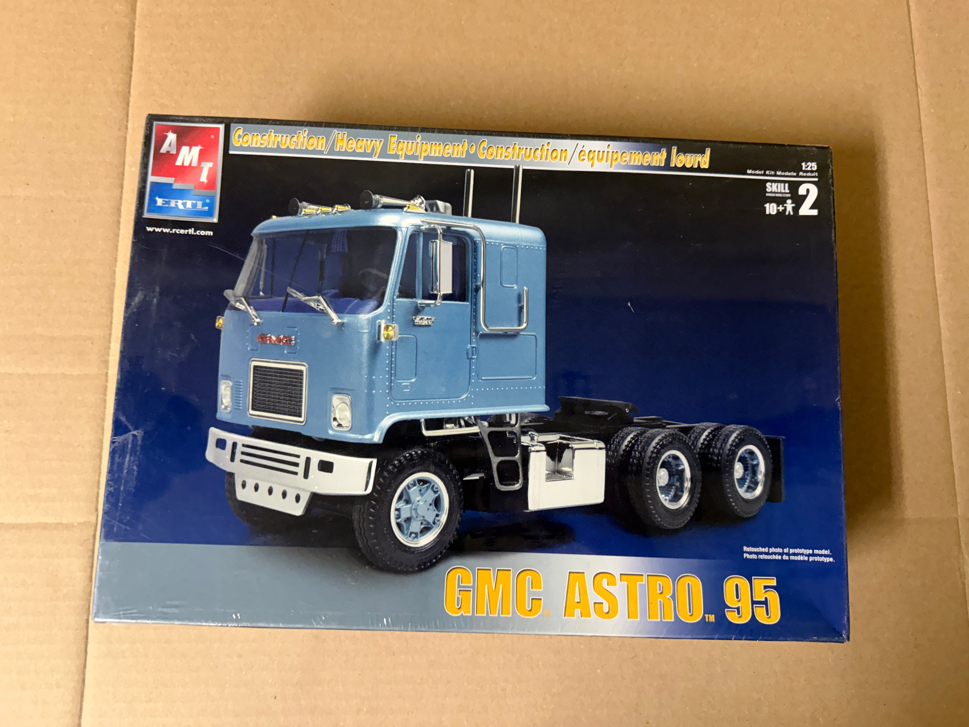 AMT Ertl GMC Astro 95 box front