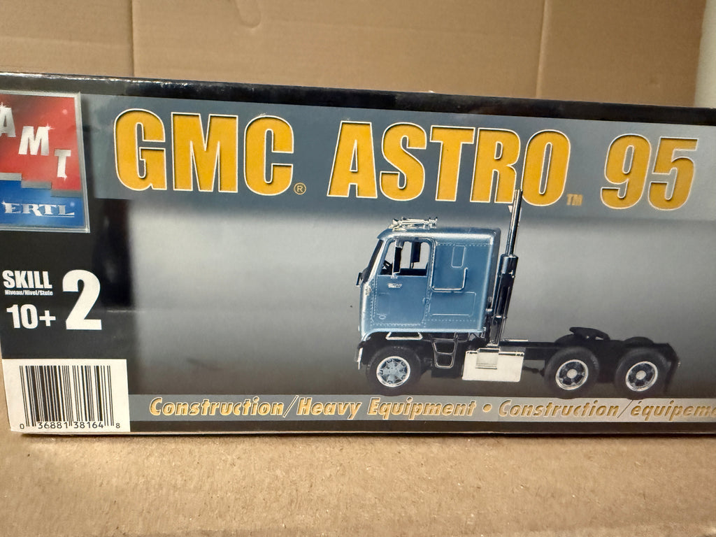 AMT Ertl GMC Astro 95 second photo
