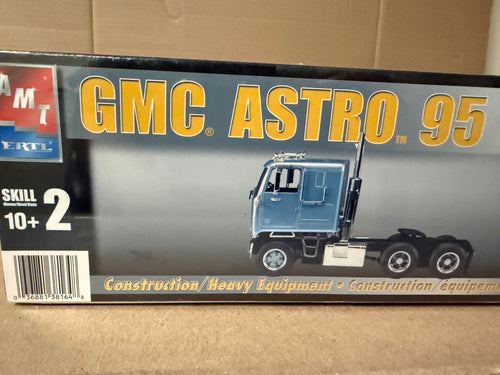 AMT Ertl GMC Astro 95 second photo