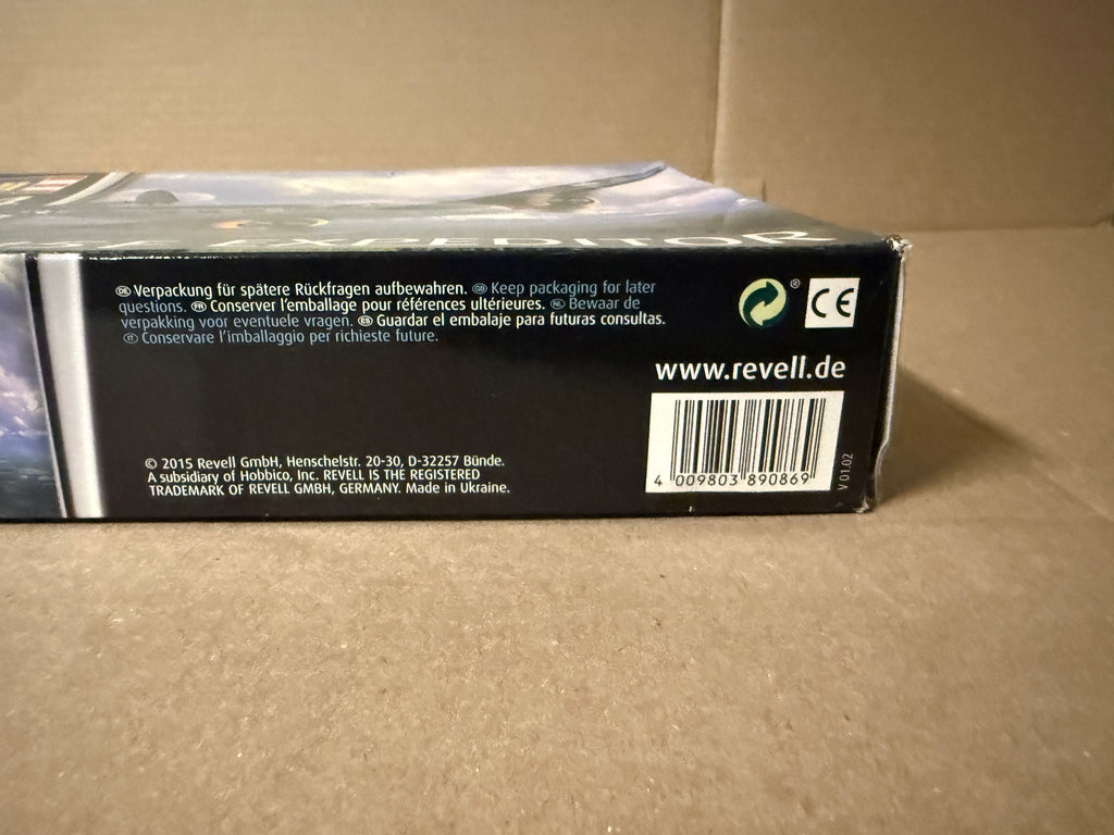 Revell C-45F Expeditor second photo