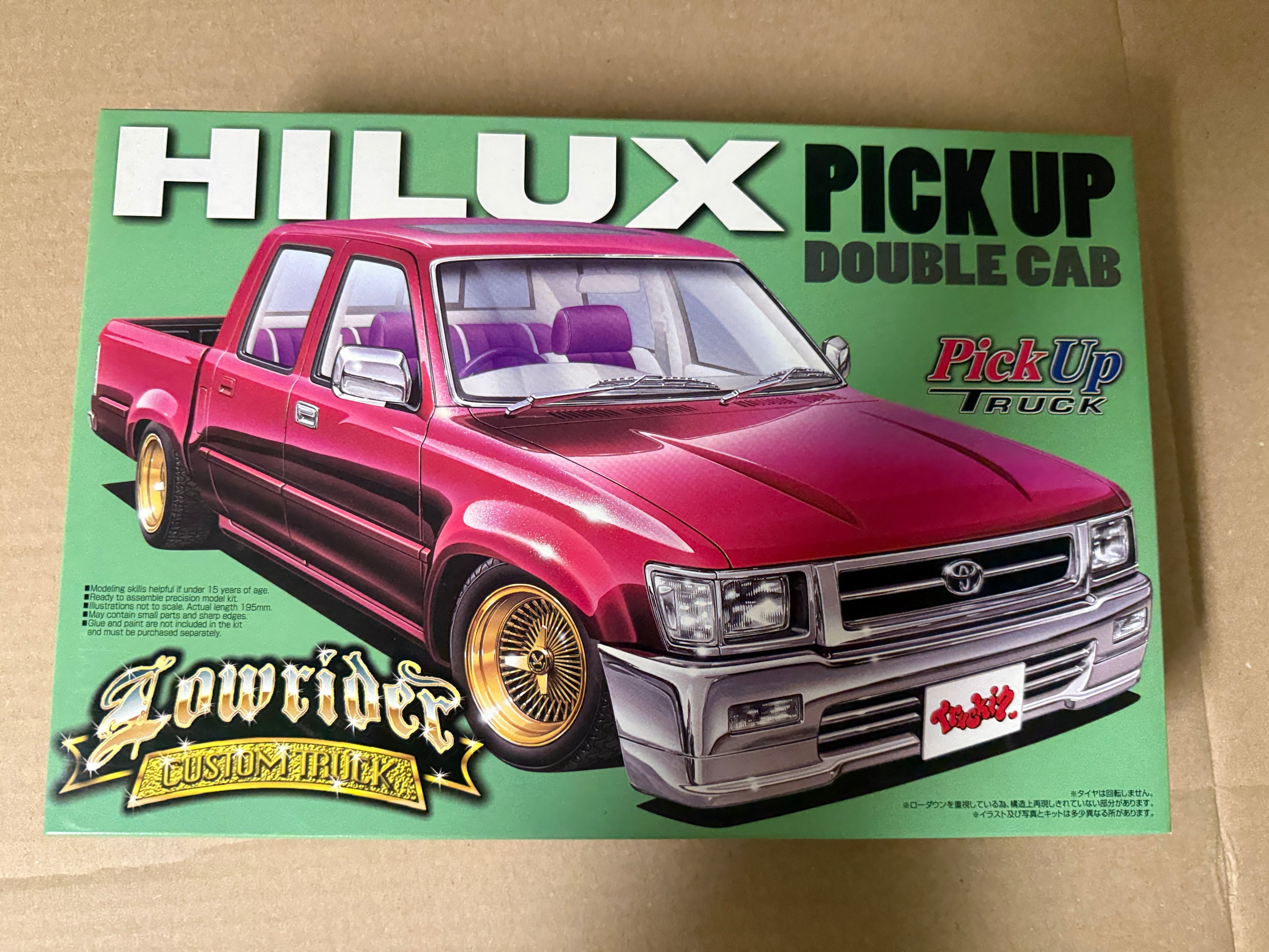 Aoshima Hilux Double Cab Lowrider box front