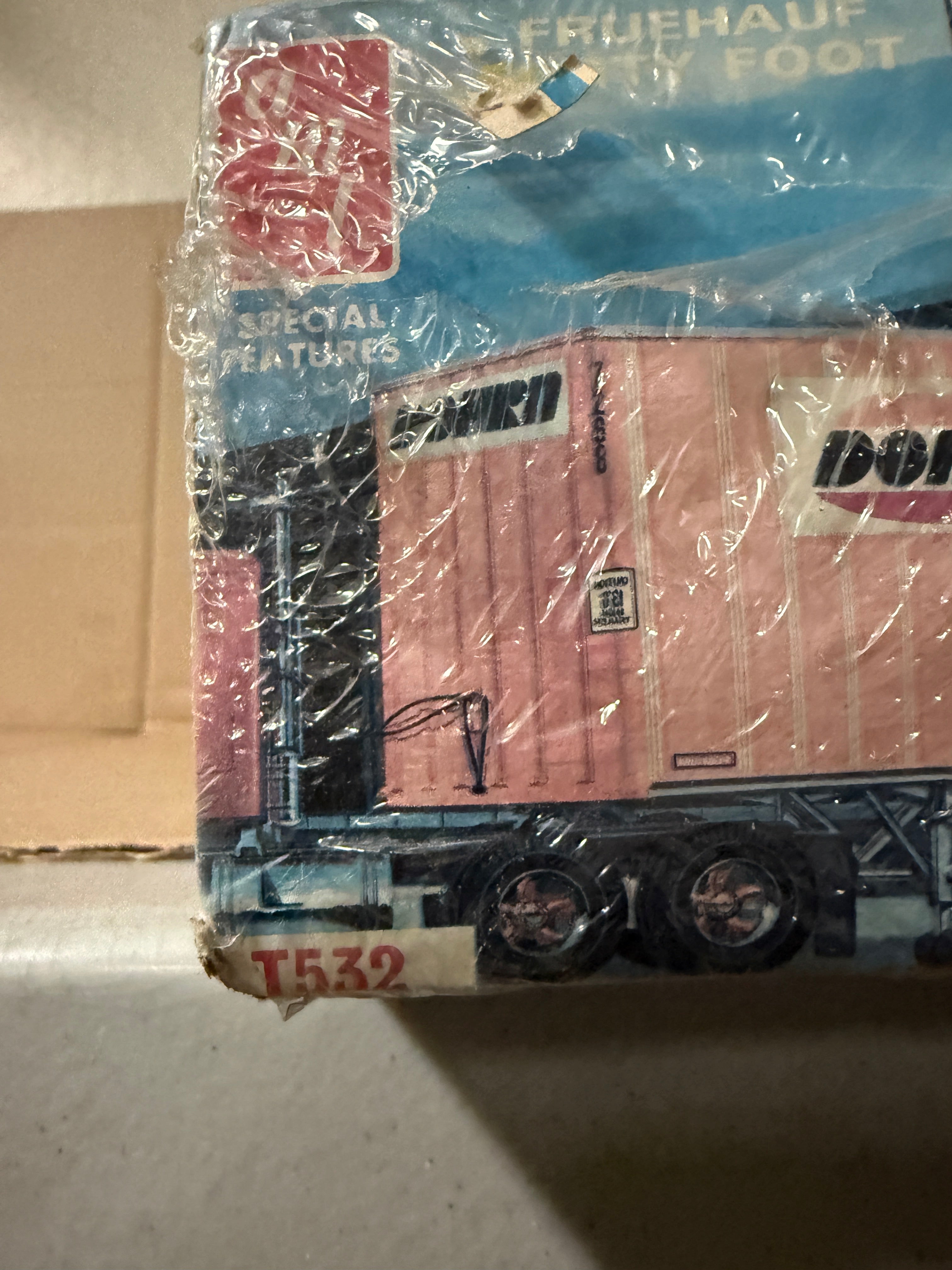 AMT Fruehauf Exterior Post Van Dohrn second photo