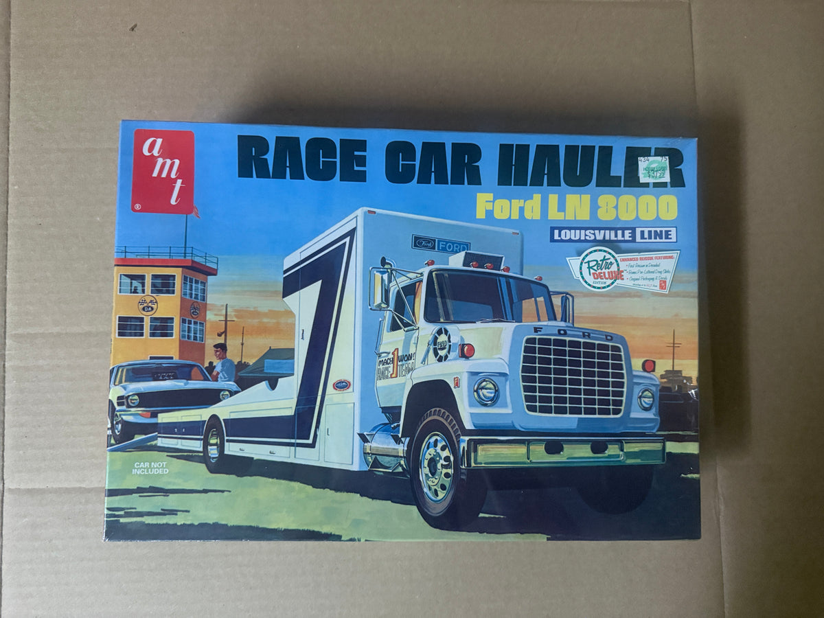 AMT Ford LN 8000 Race Car Hauler box front