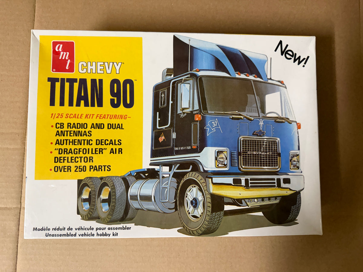AMT Chevy Titan 90 box front
